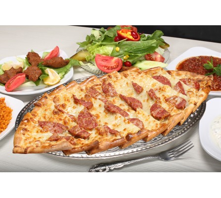 Sucuklu Pide
